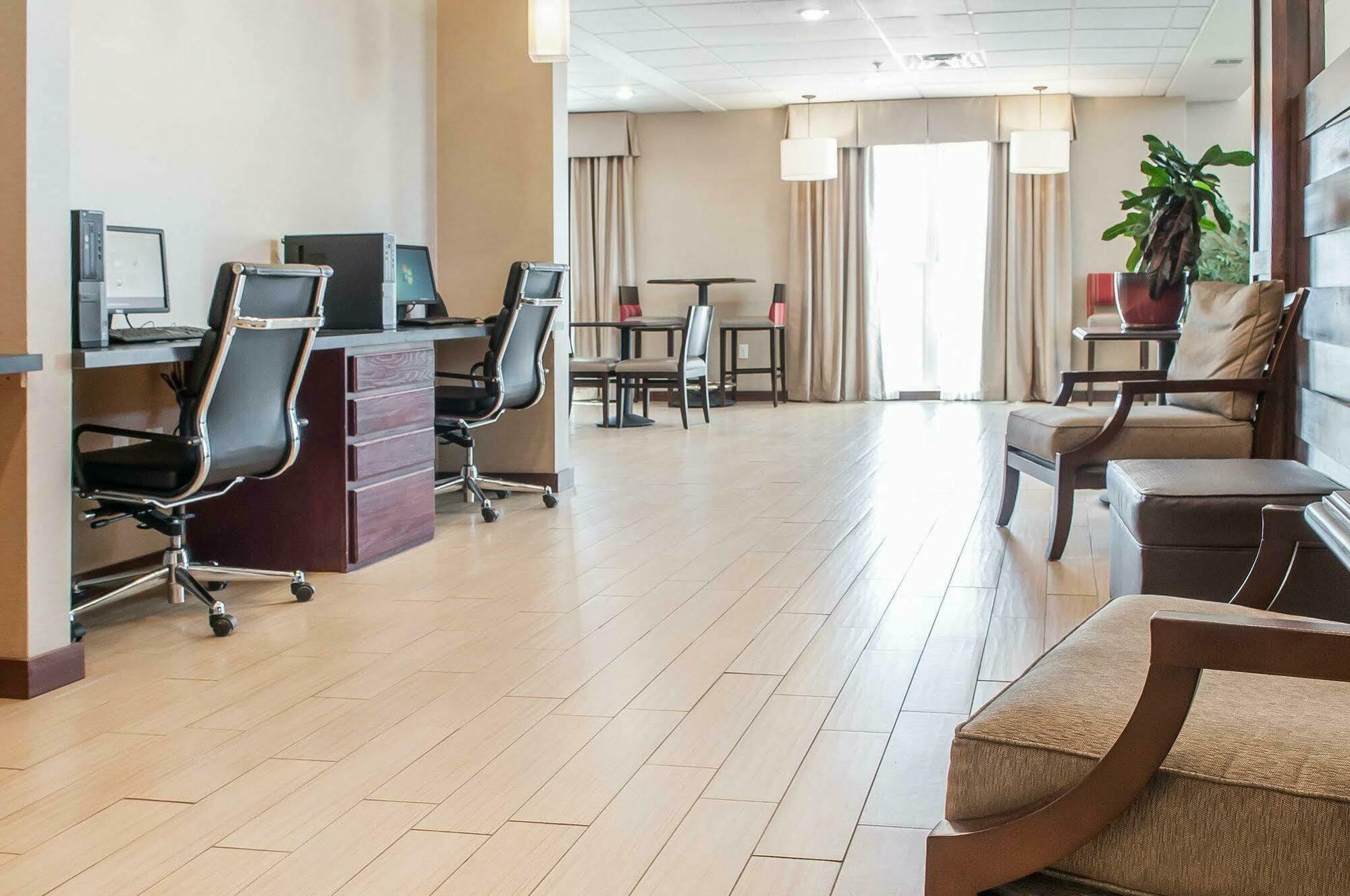 Comfort 3* Farmington